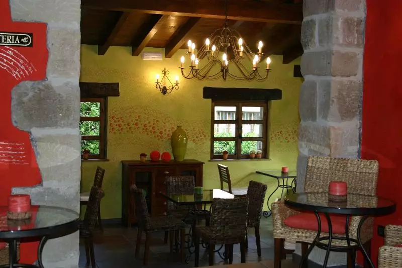 Fotos del hotel La Casona De Revolgo:  16