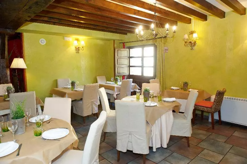 Fotos del hotel La Casona De Revolgo:  4