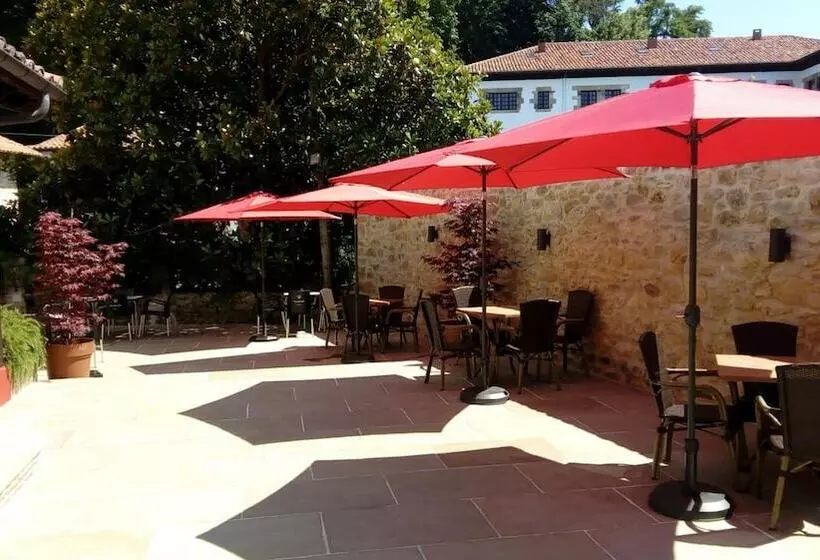 Fotos del hotel La Casona De Revolgo:  13