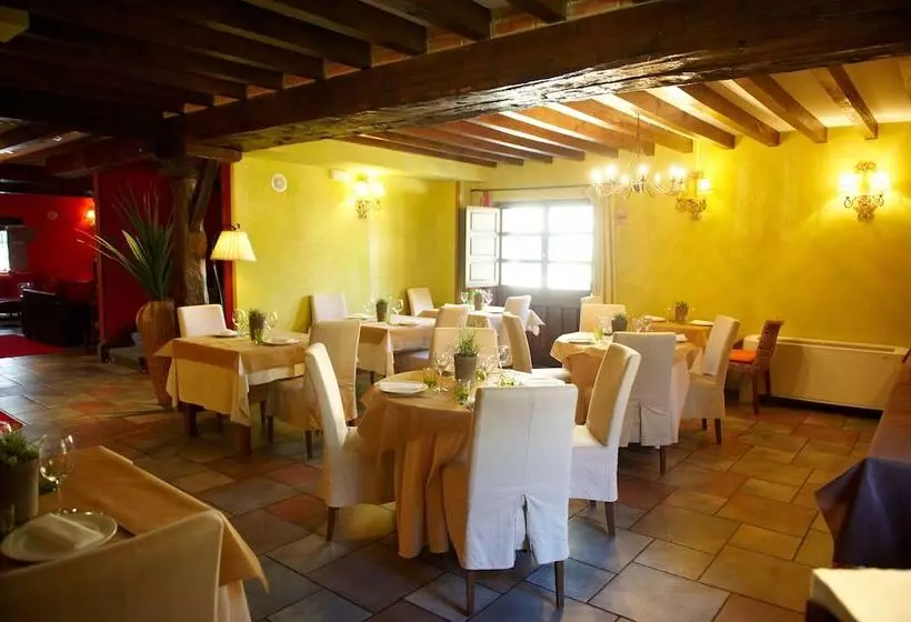 Fotos del hotel La Casona De Revolgo:  11