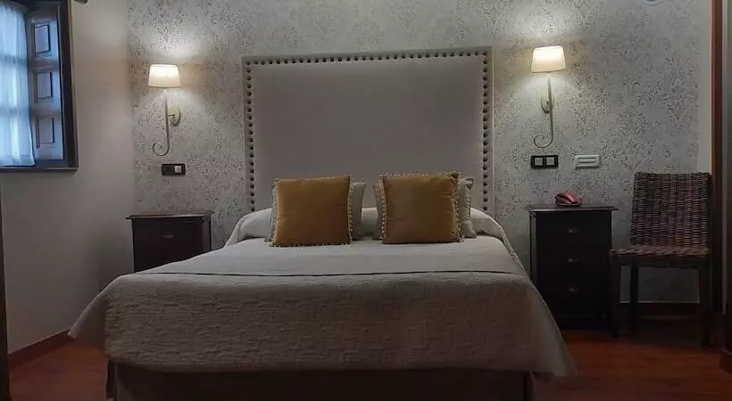 Fotos del hotel La Casona De Revolgo:  10