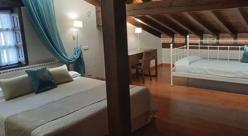 Fotos del hotel La Casona De Revolgo:  25