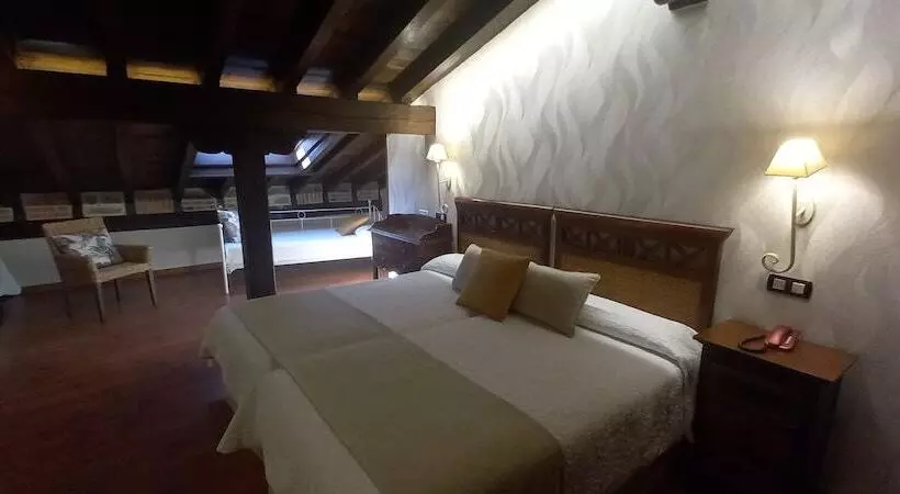 Fotos del hotel La Casona De Revolgo:  22