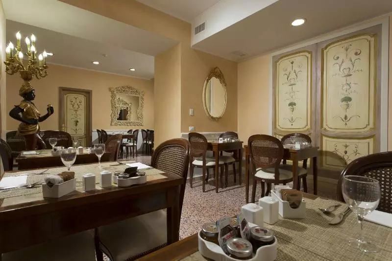 Fotos del hotel Golden Tulip Rome Piram:  19