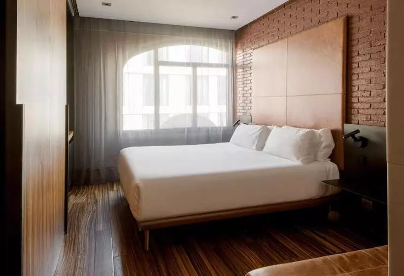 Fotos del hotel Granados 83:  2