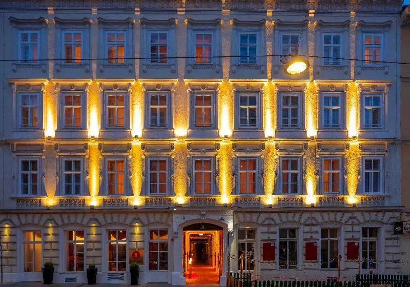 Fotos del hotel The Levante Rathaus Apartments:  6