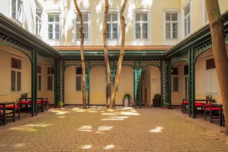 Fotos del hotel The Levante Rathaus Apartments:  11