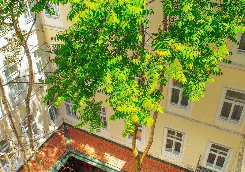 Fotos del hotel The Levante Rathaus Apartments:  15