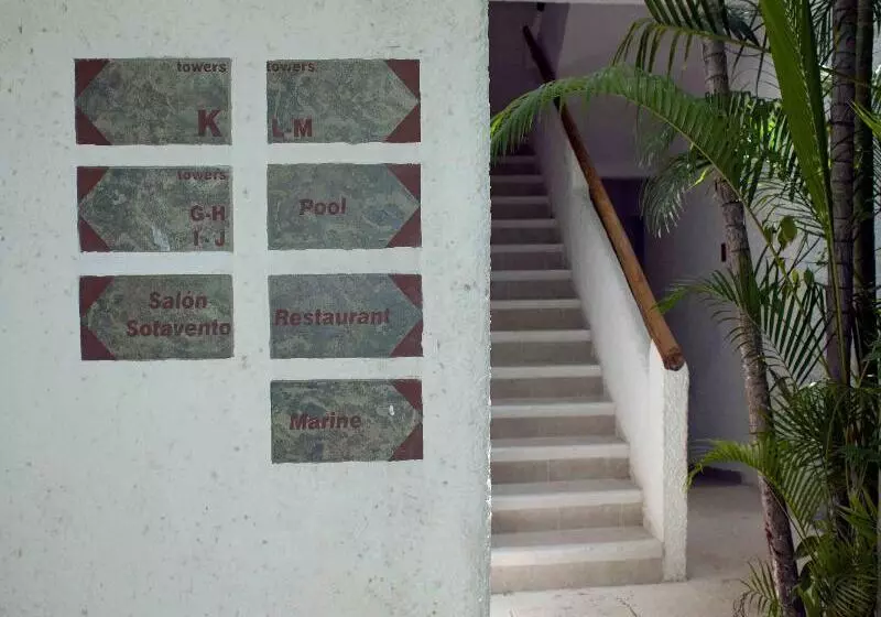 Fotos del hotel Sotavento Hotel & Yacht Club:  9