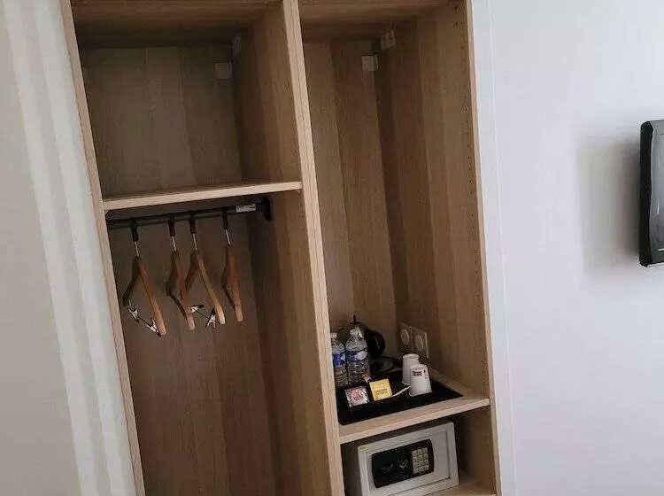 Fotos del hotel Kyriad Marseille Centre Paradispréfecture:  22