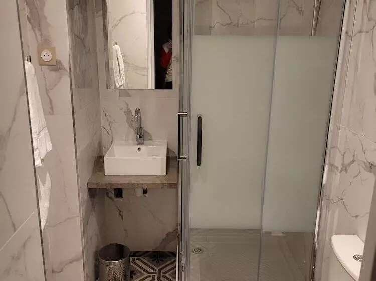 Fotos del hotel Kyriad Marseille Centre Paradispréfecture:  6