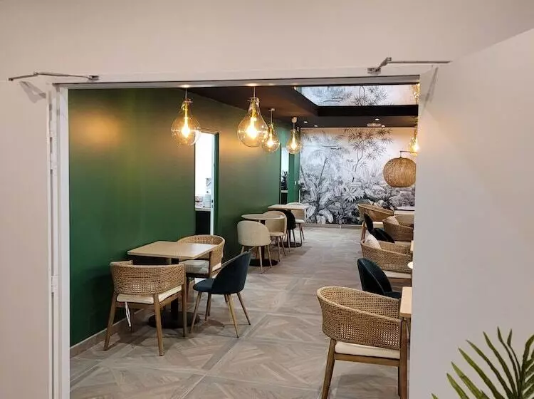 Fotos del hotel Kyriad Marseille Centre Paradispréfecture:  8