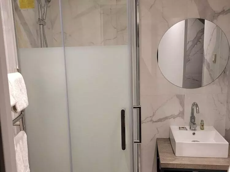 Fotos del hotel Kyriad Marseille Centre Paradispréfecture:  11