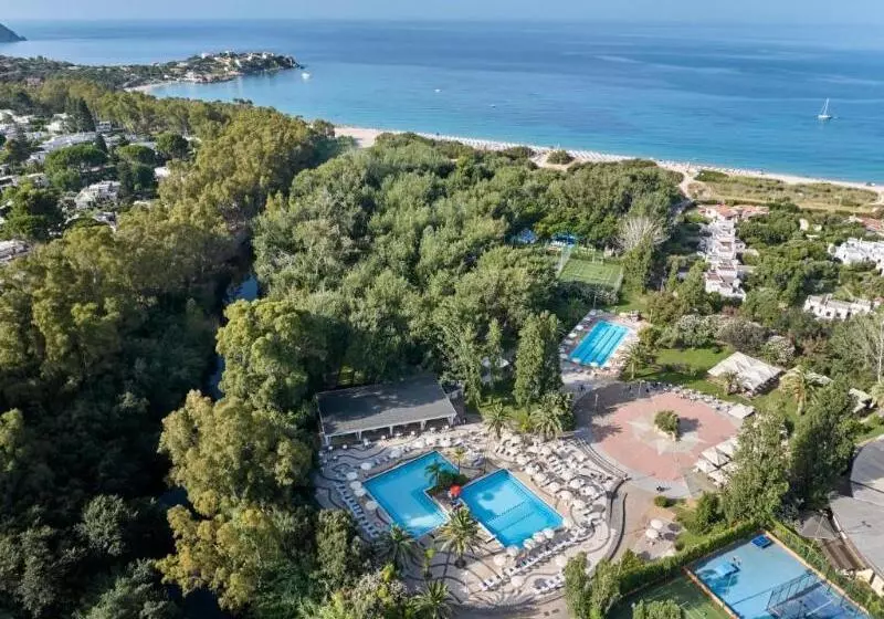 Calaserena Village