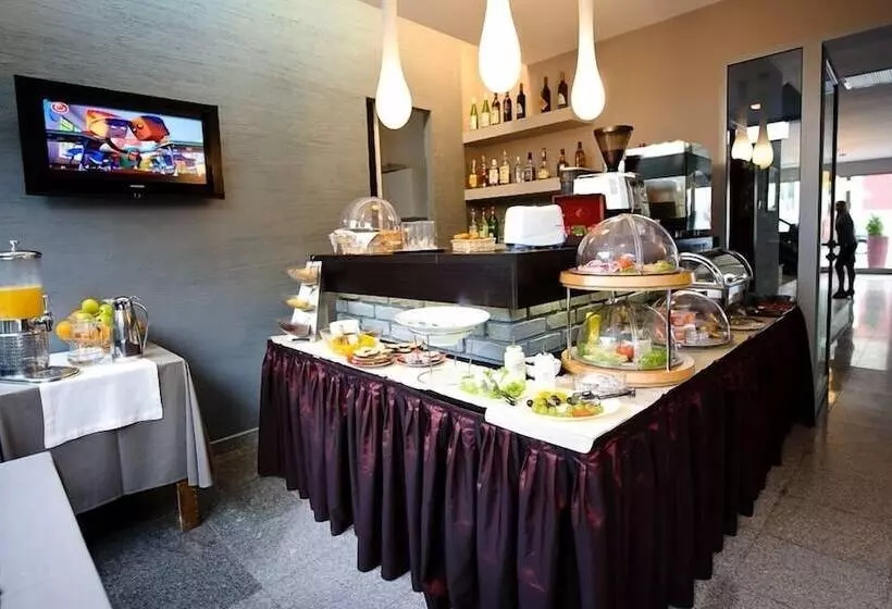 Fotos del hotel Unique Bucharest:  3