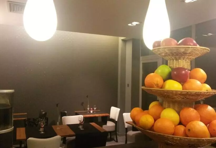 Fotos del hotel Unique Bucharest:  4