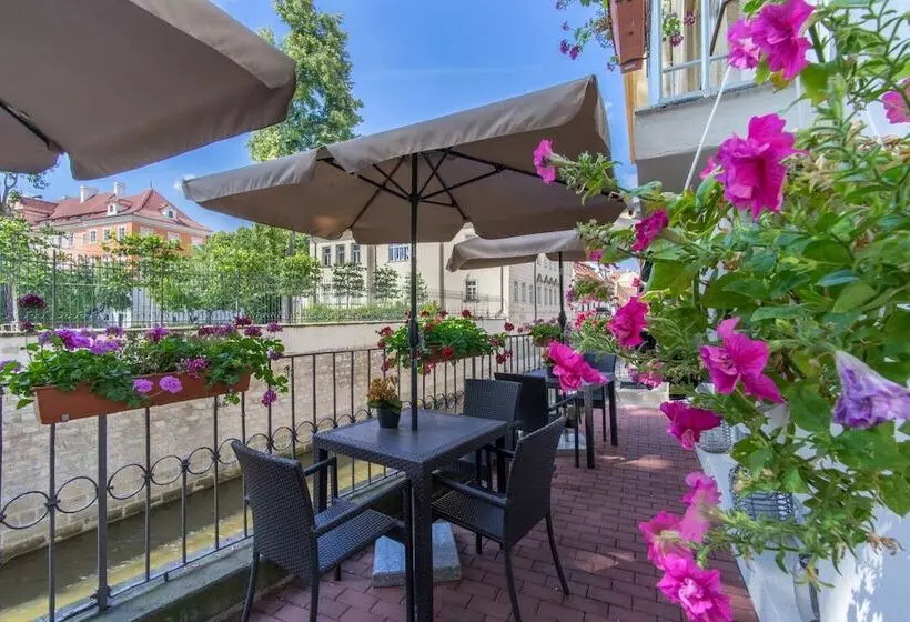 Fotos del hotel Kampa Garden:  17