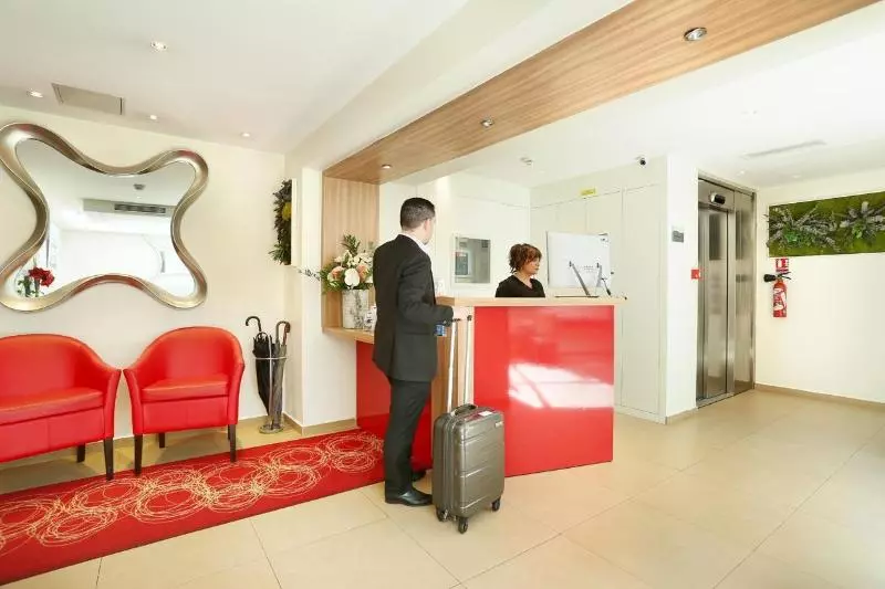 Fotos del hotel Le Grand Hôtel De Normandie:  2