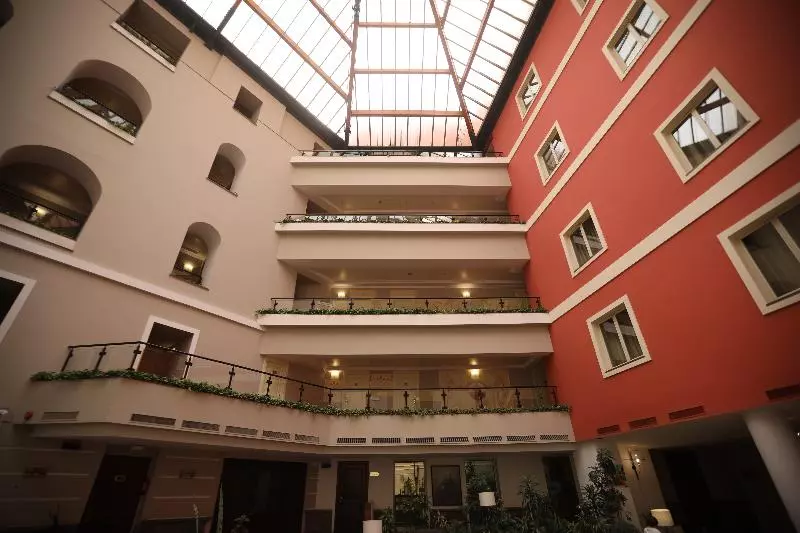 Fotos del hotel Grand Hotel Yerevan - Small Luxury Hotels Of The World:  9