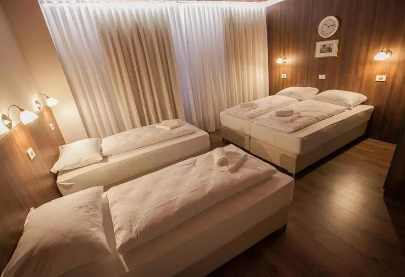 Fotos del hotel Sport:  24