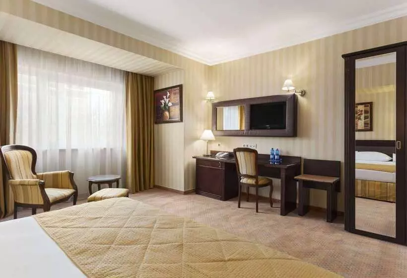 Fotos del hotel Ramada Hotel & Suites By Wyndham Bucharest North:  19