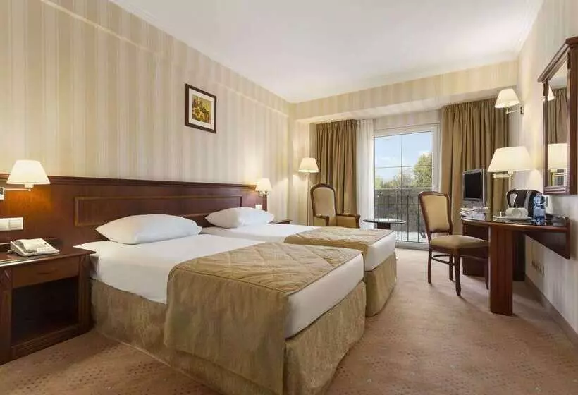 Fotos del hotel Ramada Hotel & Suites By Wyndham Bucharest North:  25