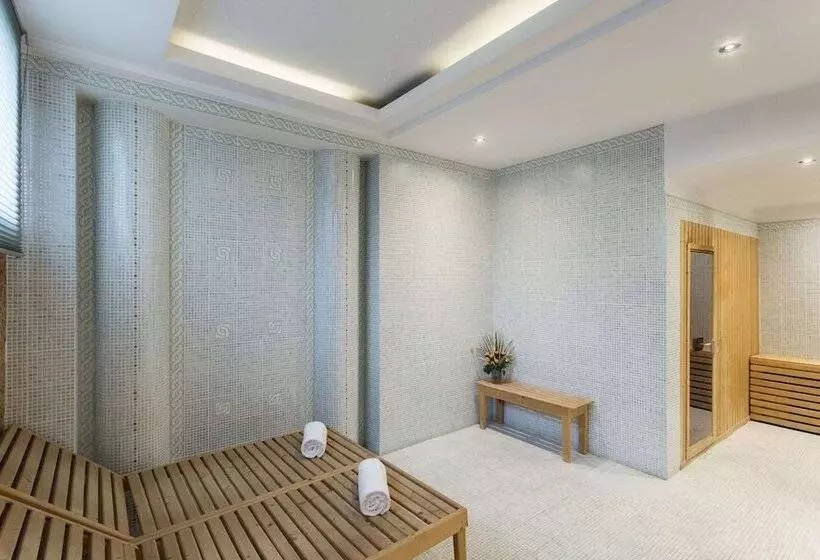 Fotos del hotel Ramada Hotel & Suites By Wyndham Bucharest North:  17