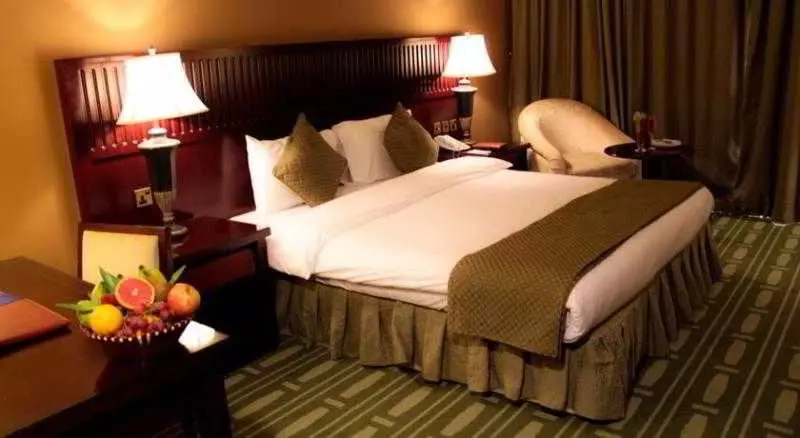 Fotos del hotel Golden Tulip Khatt Springs Resort & Spa:  2