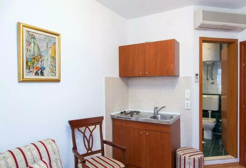 Fotos del hotel Apartmani Lepur:  3