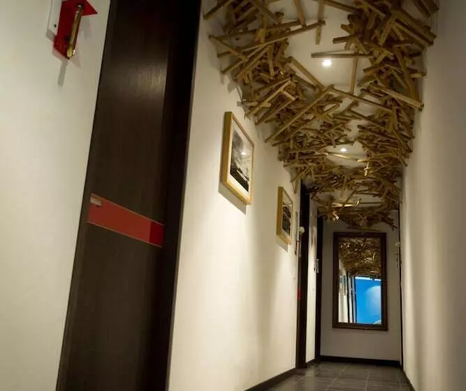 Fotos del hotel 104 Art Suites:  3