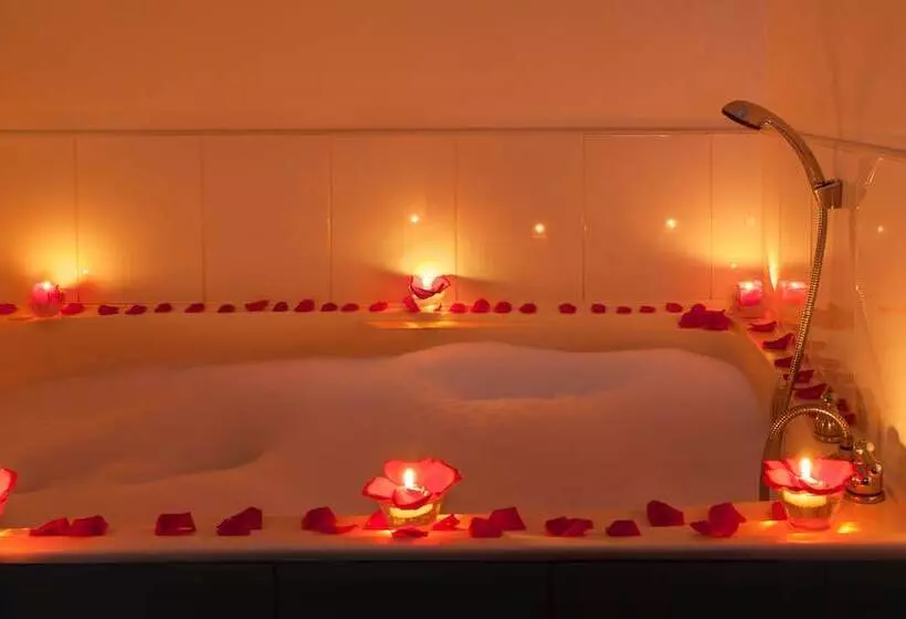 Fotos del hotel 104 Art Suites:  4