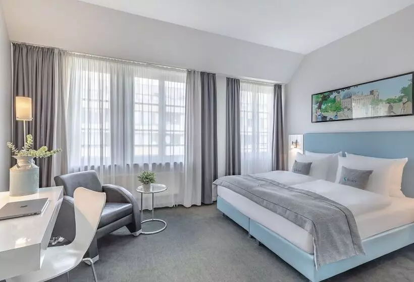 Select  Berlin Checkpoint Charlie