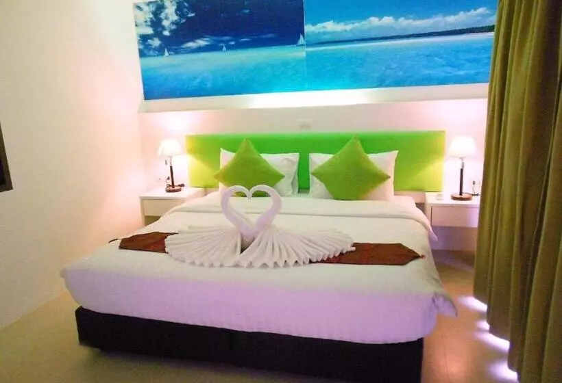 Fotos del hotel Armoni Patong Beach:  2