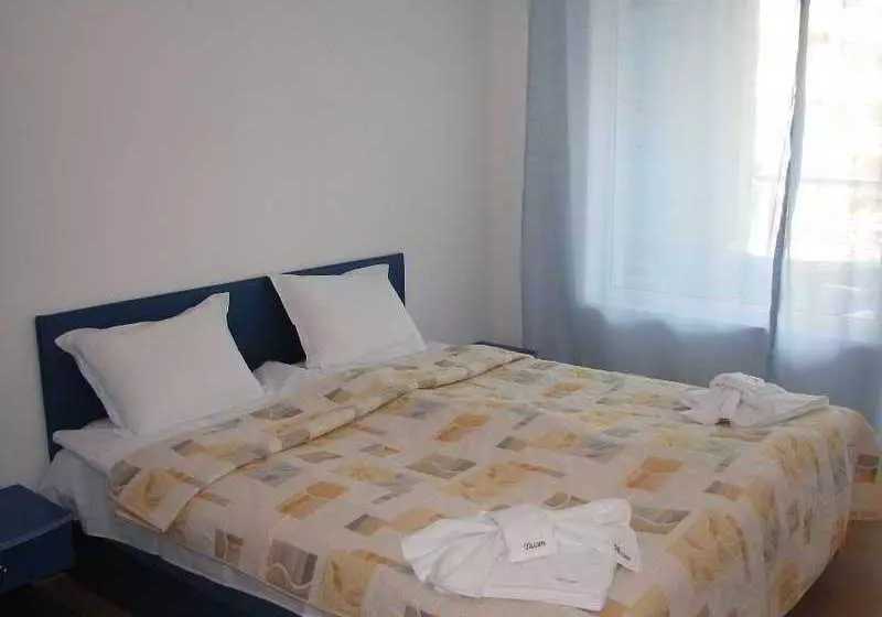 Fotos del hotel Yassen Apartments:  2