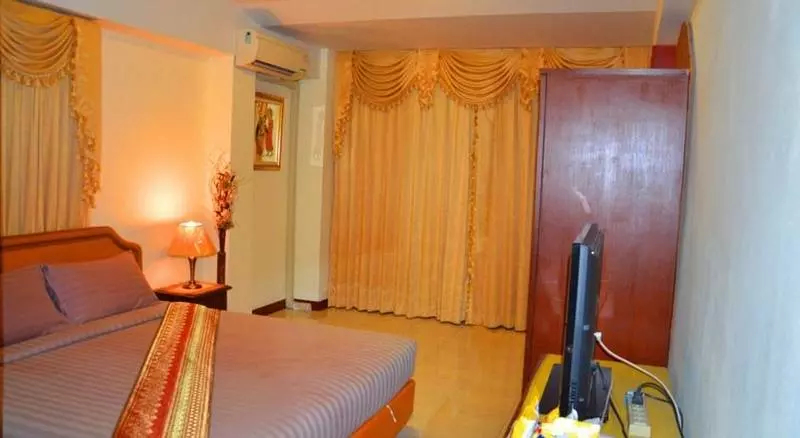 Silver Gold Garden, Suvarnabhumi Airport