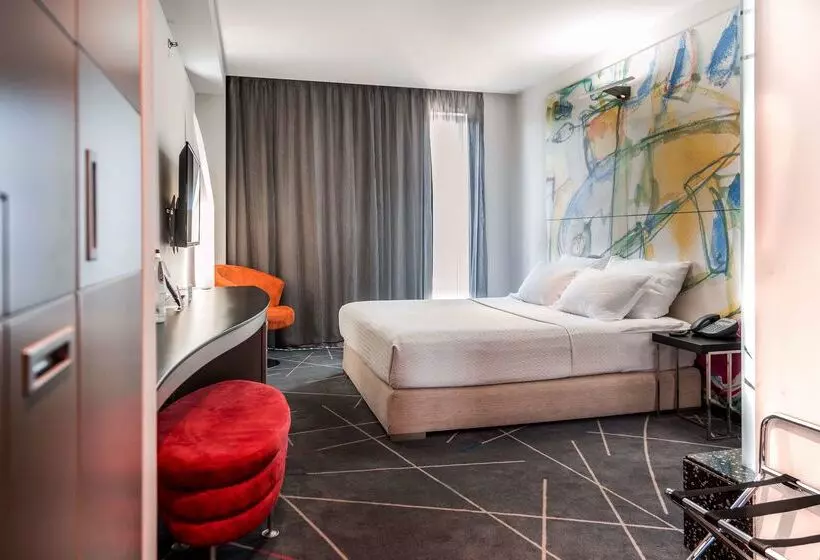 Fotos del hotel Golden Tulip Zira Belgrade:  8