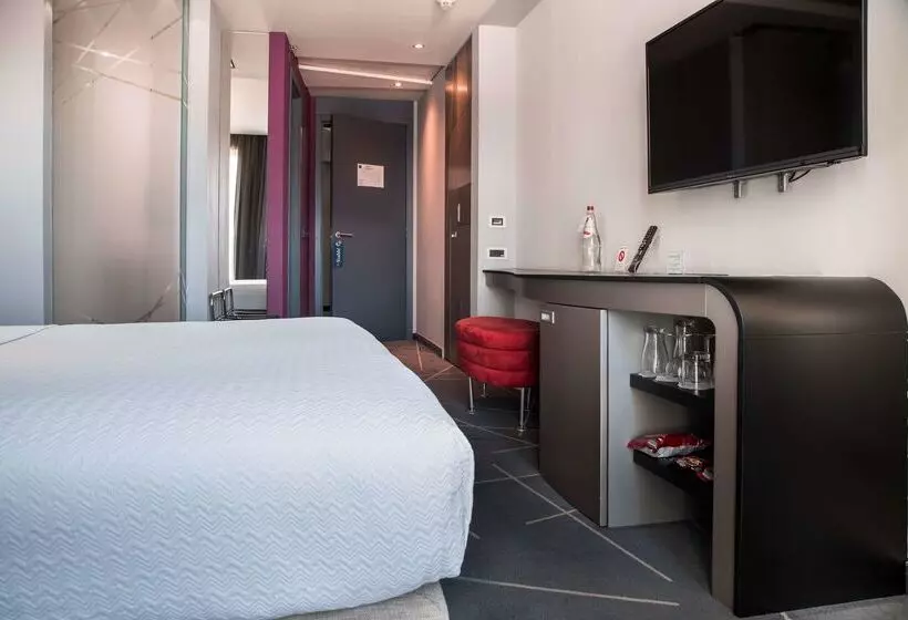 Fotos del hotel Golden Tulip Zira Belgrade:  21