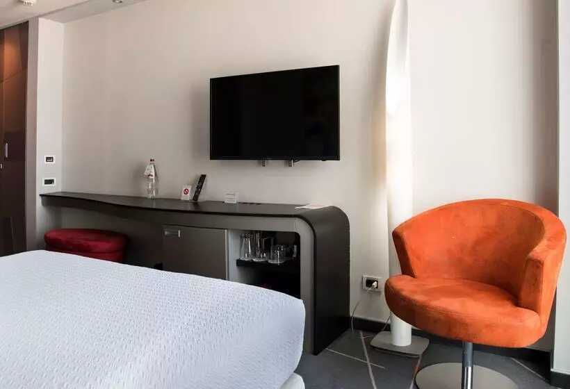 Fotos del hotel Golden Tulip Zira Belgrade:  13