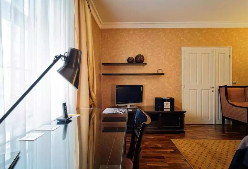 Fotos del hotel Luxury Apartments In The Historical Building In The Heart Of Old Town:  25