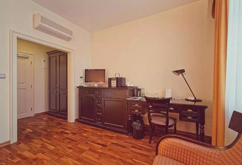 Fotos del hotel Luxury Apartments In The Historical Building In The Heart Of Old Town:  13