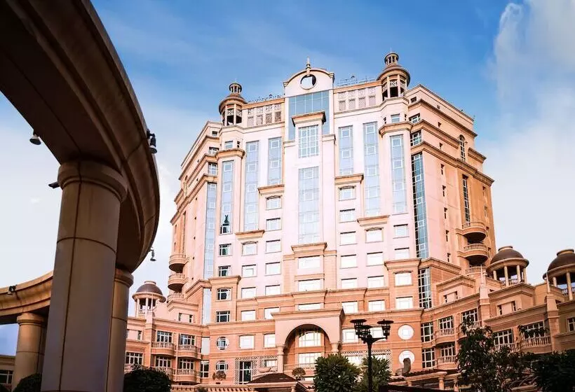 Fotos del hotel Swissôtel Al Murooj Dubai:  131