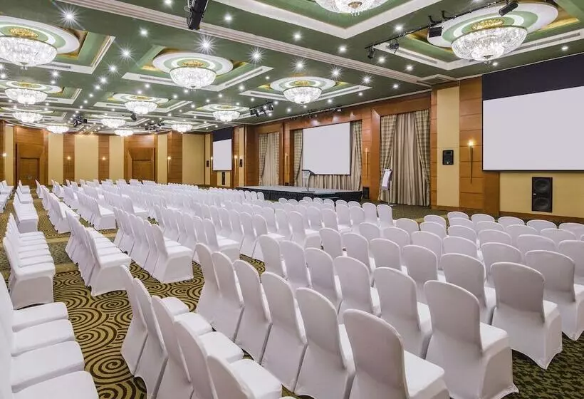 Fotos del hotel Swissôtel Al Murooj Dubai:  153