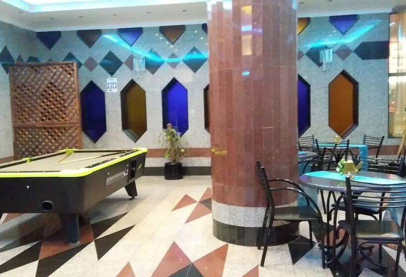 Fotos del hotel Royal Crown Suites:  9