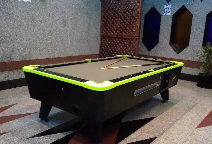 Fotos del hotel Royal Crown Suites:  4