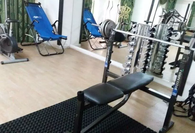 Fotos del hotel Royal Crown Suites:  12