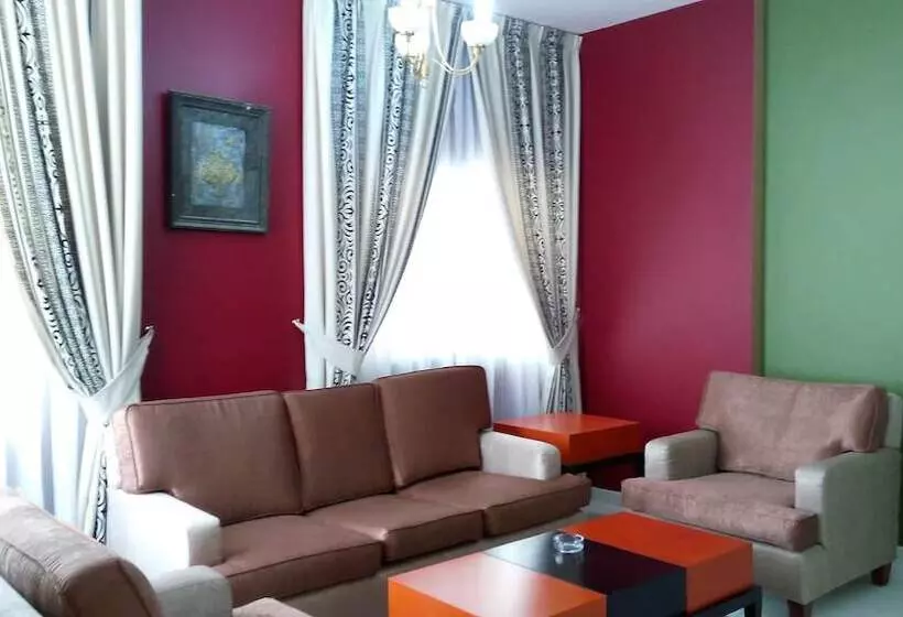 Fotos del hotel Royal Crown Suites:  6