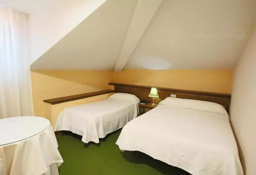 Fotos del hotel Santillana:  10