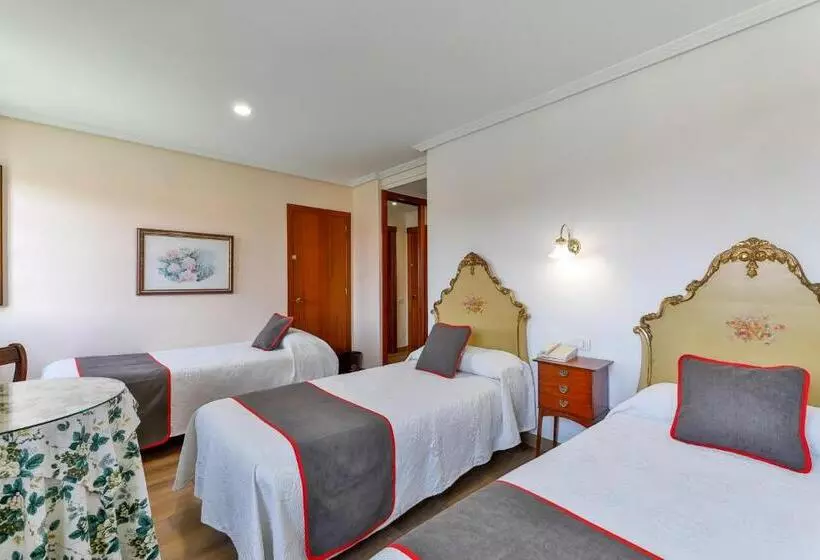 Fotos del hotel Santillana:  18