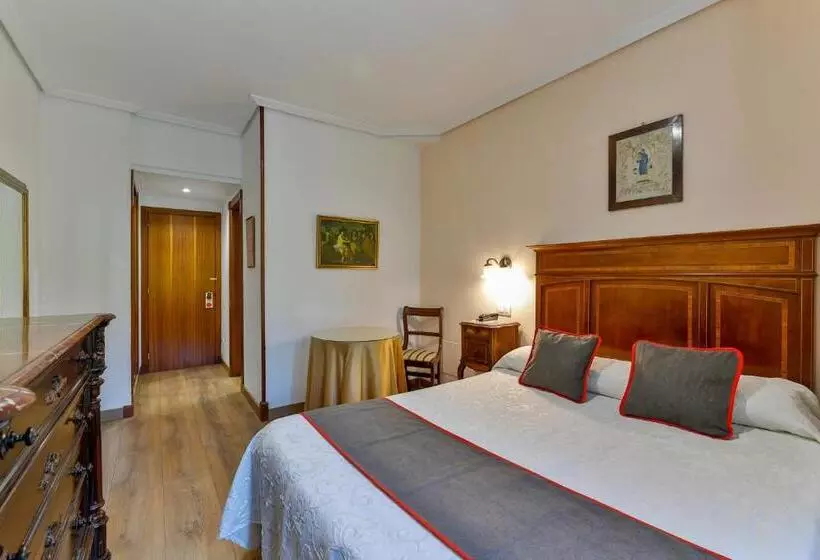 Fotos del hotel Santillana:  8