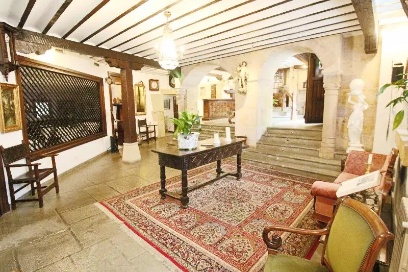 Fotos del hotel Santillana:  3